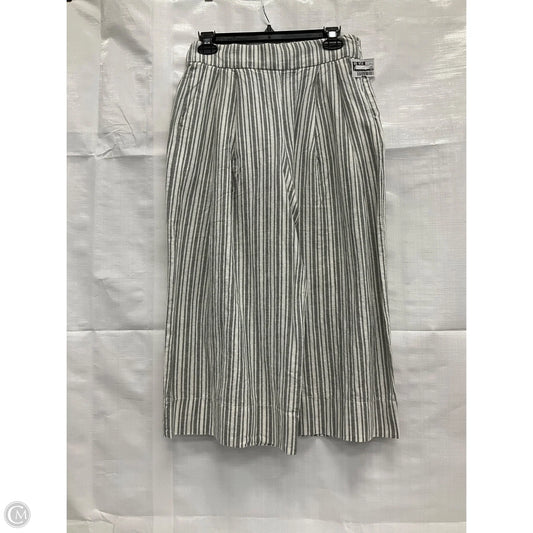 Capris By Gap In Green, Size: 4