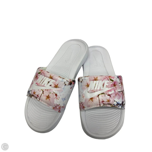 Sandals Flats By Nike In Floral Print, Size: 9