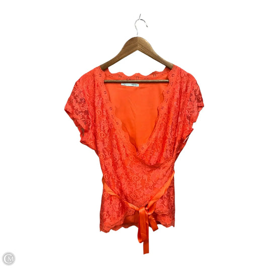Top Short Sleeve By Maurices In Coral, Size: Xl