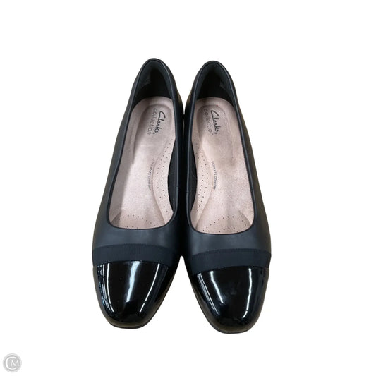 Shoes Flats By Clarks In Black, Size: 10
