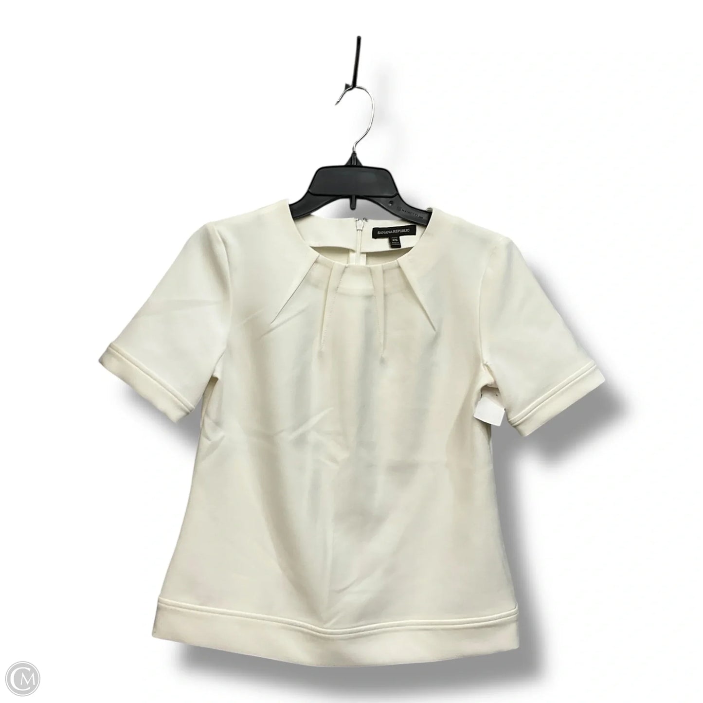 Top Short Sleeve By Banana Republic In Cream, Size: Xs