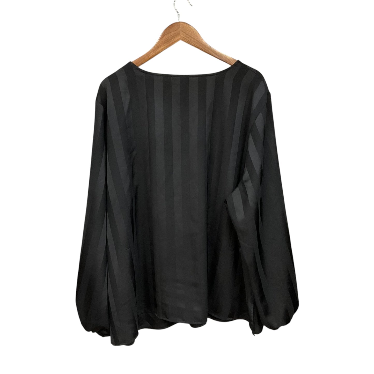 Top Long Sleeve By Liz Claiborne In Black, Size: 3x