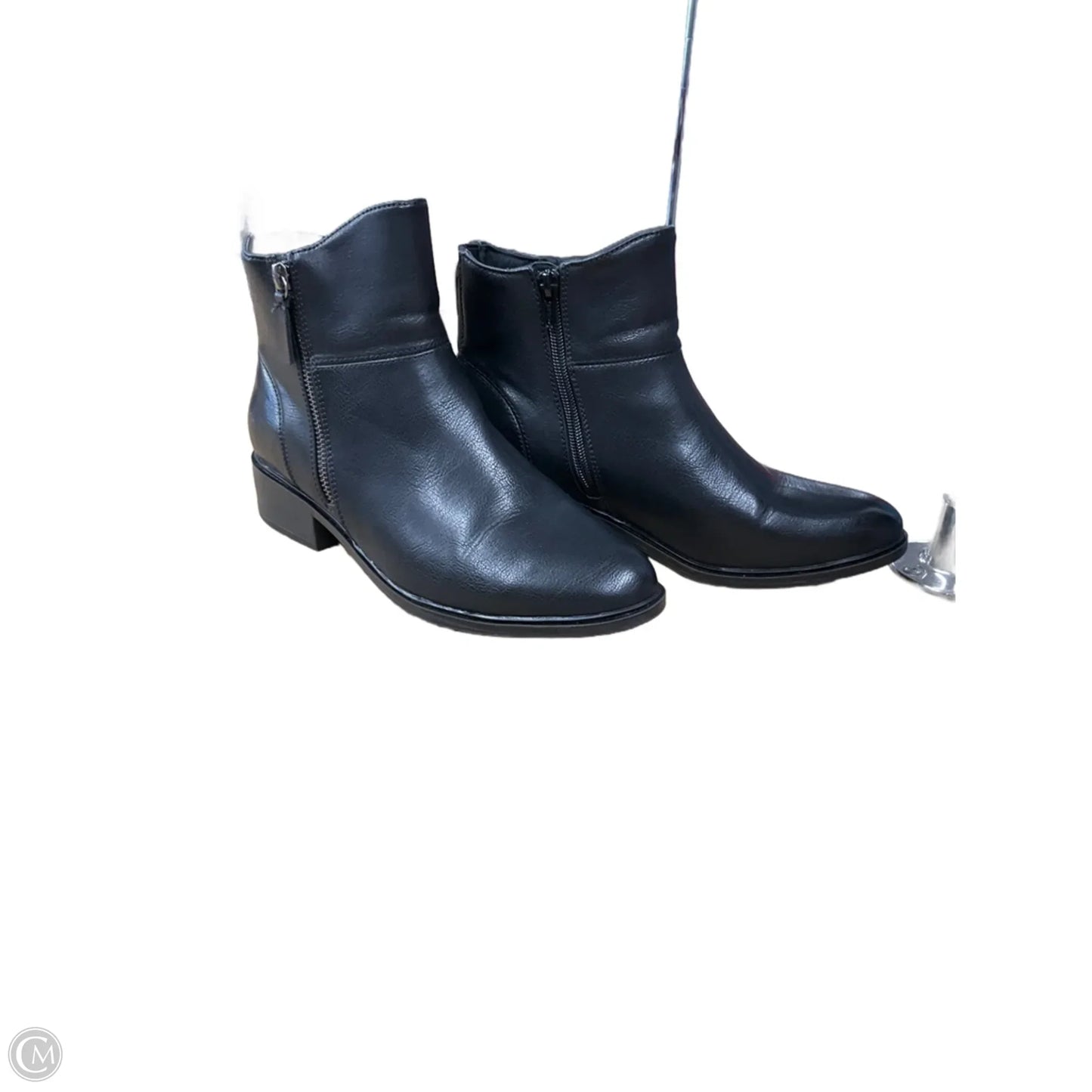 Boots Ankle Flats By Bare Traps In Black, Size: 8