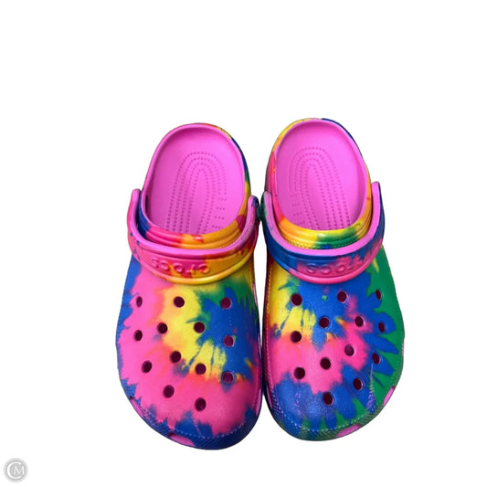 Shoes Flats By Crocs In Tie Dye Print, Size: 9