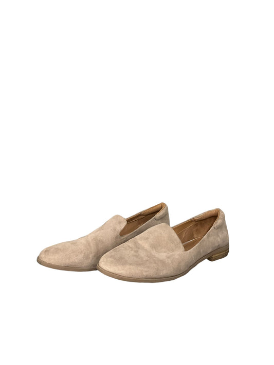 Shoes Flats By Universal Thread In Tan, Size: 7.5