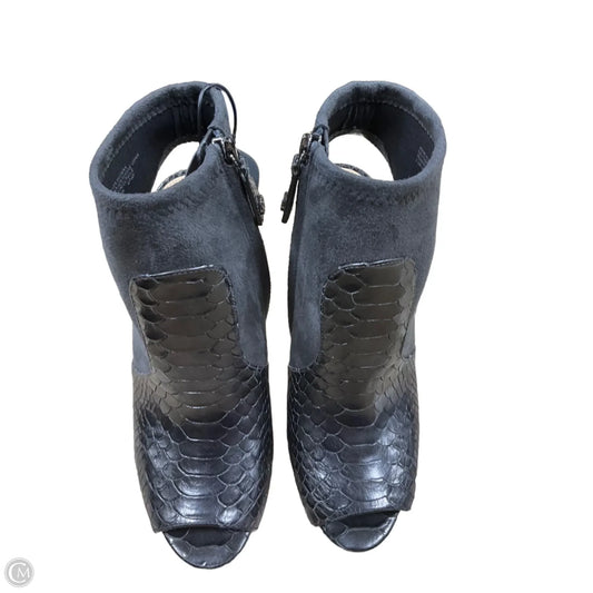 Shoes Designer By Michael Kors In Black & Grey, Size: 7.5