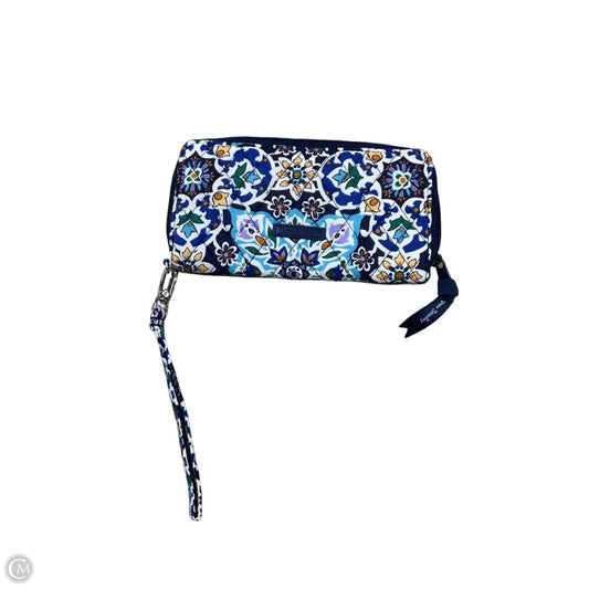 Wristlet By Vera Bradley, Size: Medium