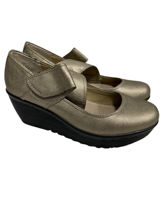 Shoes Heels Wedge By St Johns Bay In Gold, Size: 9.5