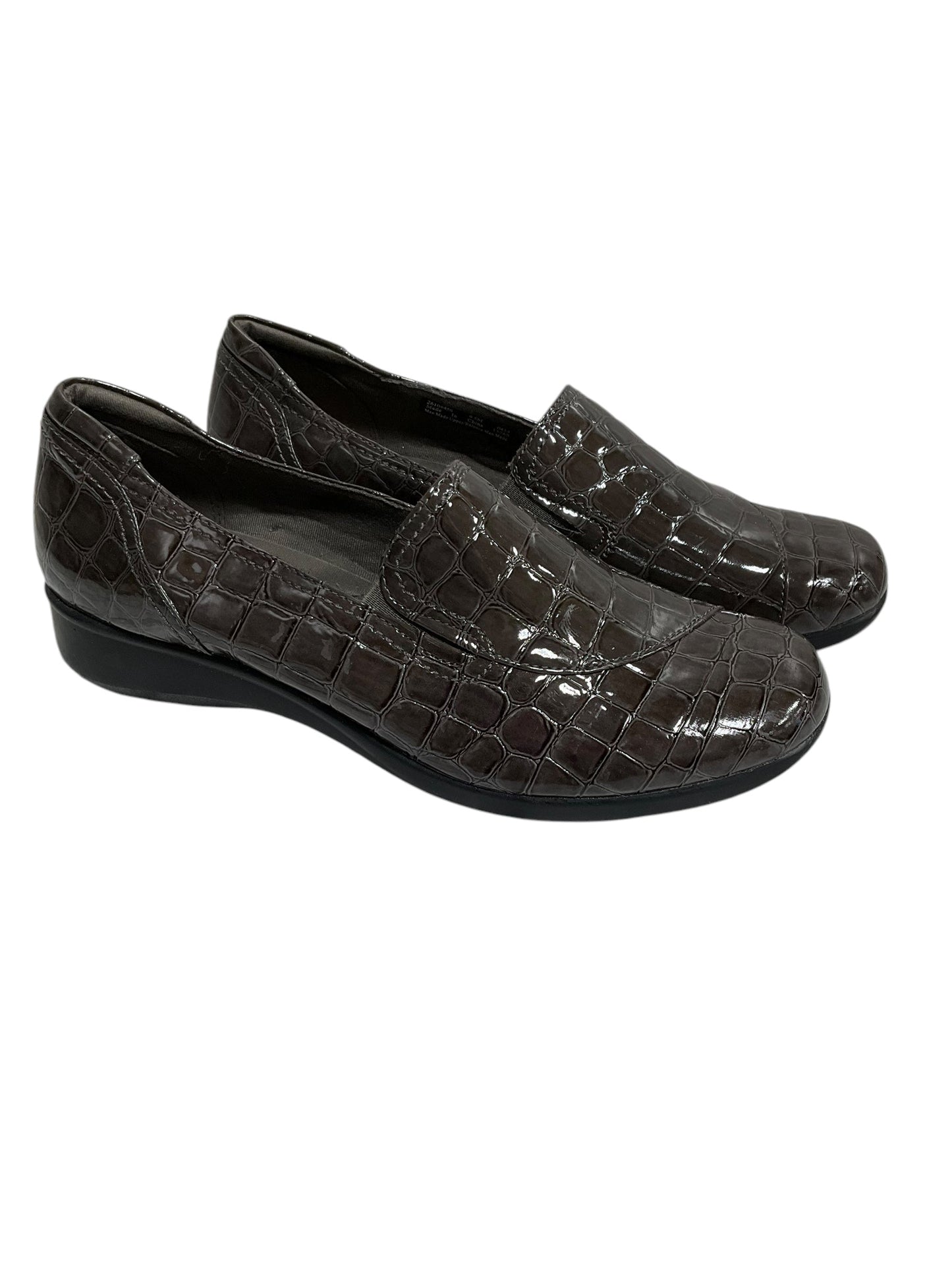 Shoes Flats By Clarks In Brown, Size: 9.5