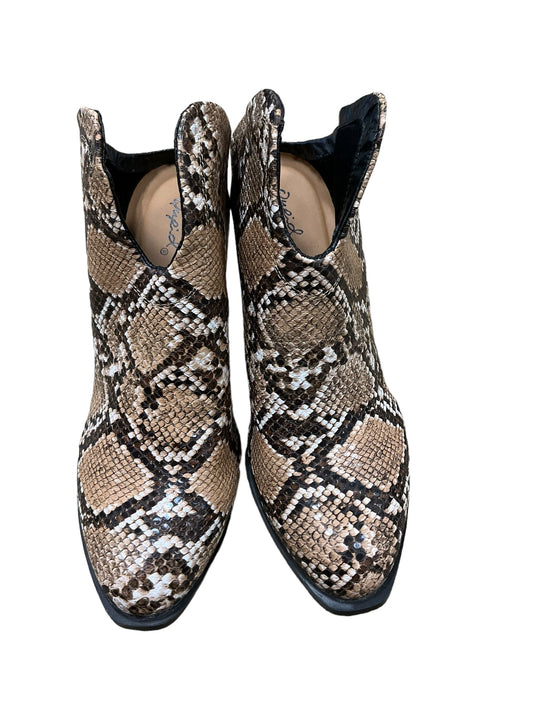 Snakeskin Print Boots Ankle Heels Qupid, Size 7.5
