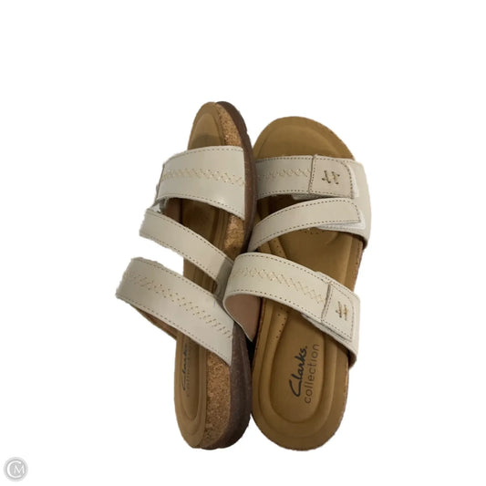 Sandals Flats By Clarks In Tan & White, Size: 7.5