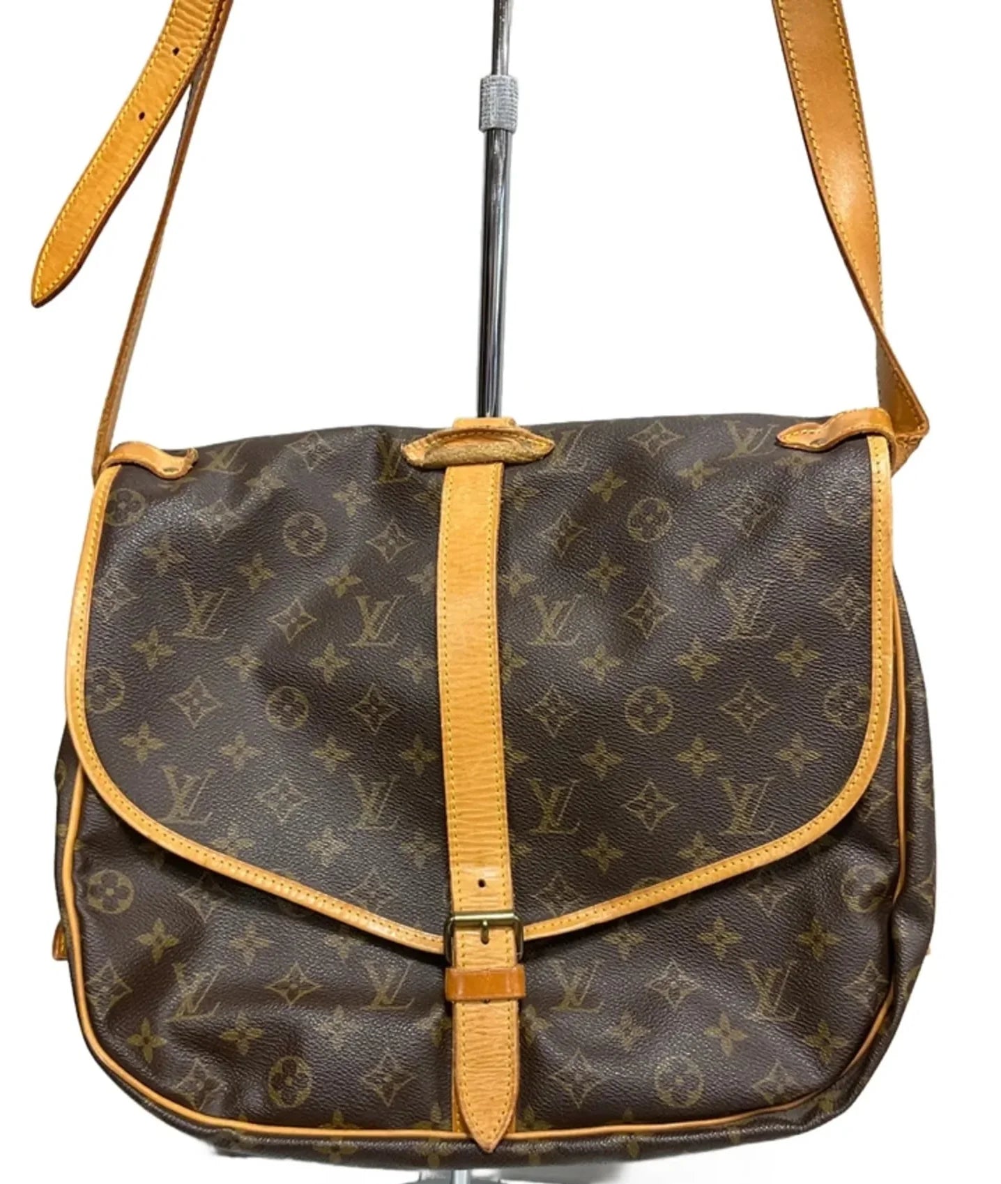 Crossbody Luxury Designer By Louis Vuitton, Size: Large