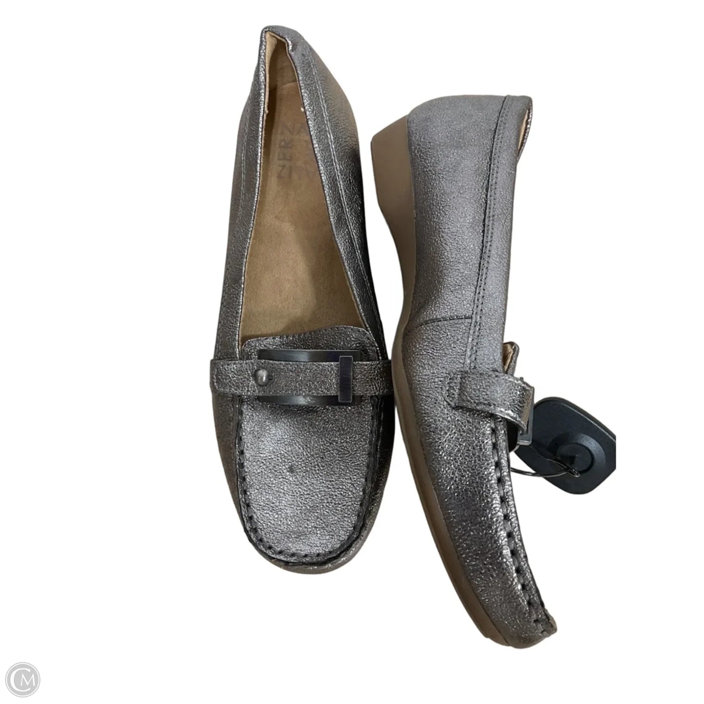 Shoes Flats By Naturalizer In Silver, Size: 8.5