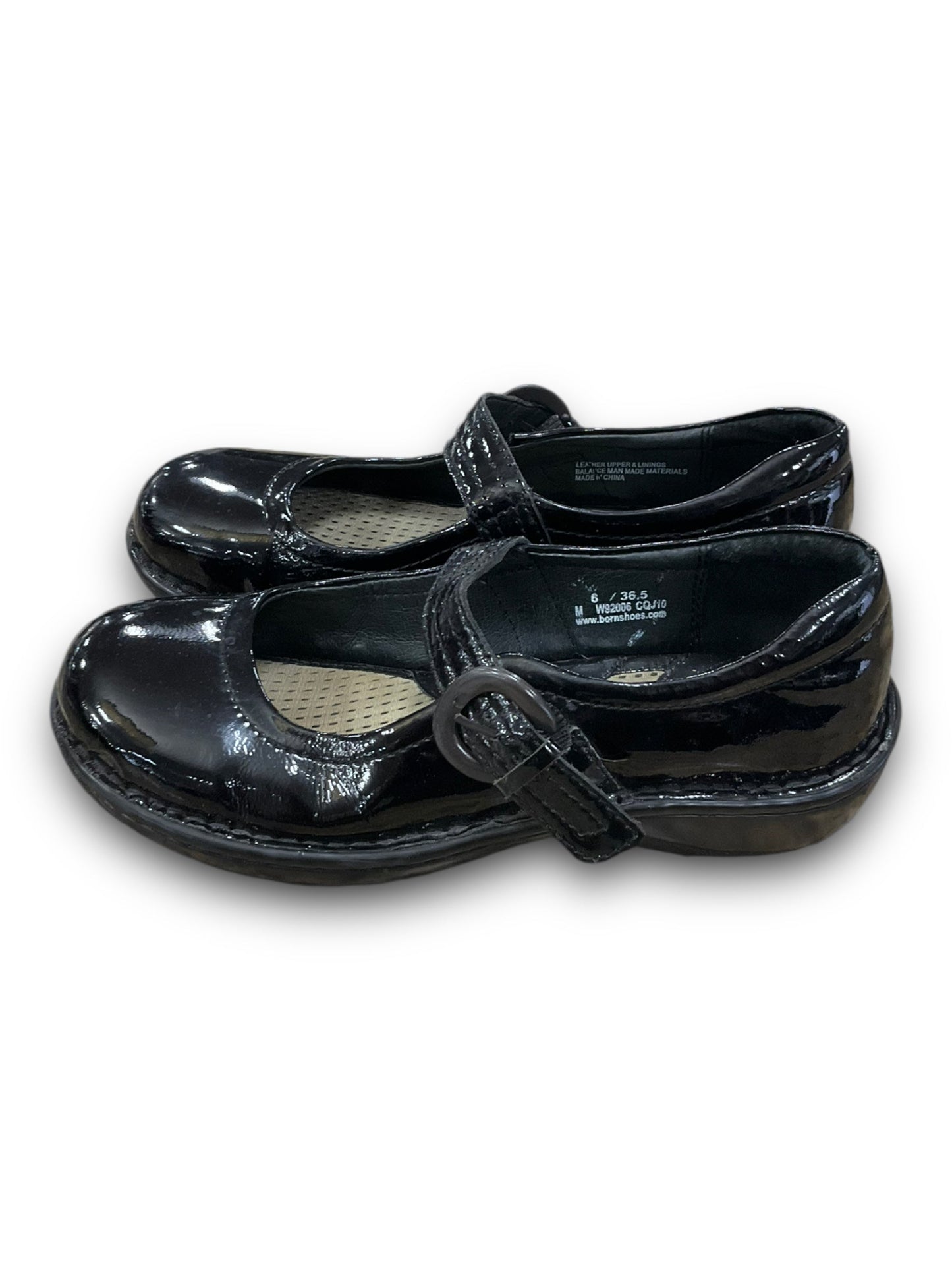 Shoes Flats By Born In Black, Size: 6