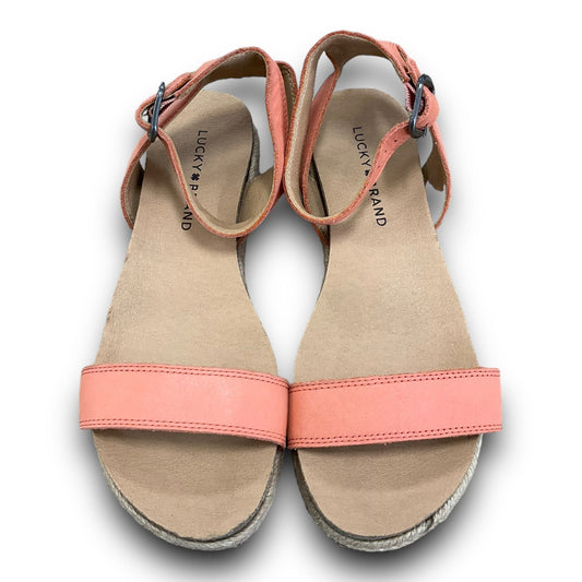 Peach Sandals Flats Lucky Brand, Size 6.5