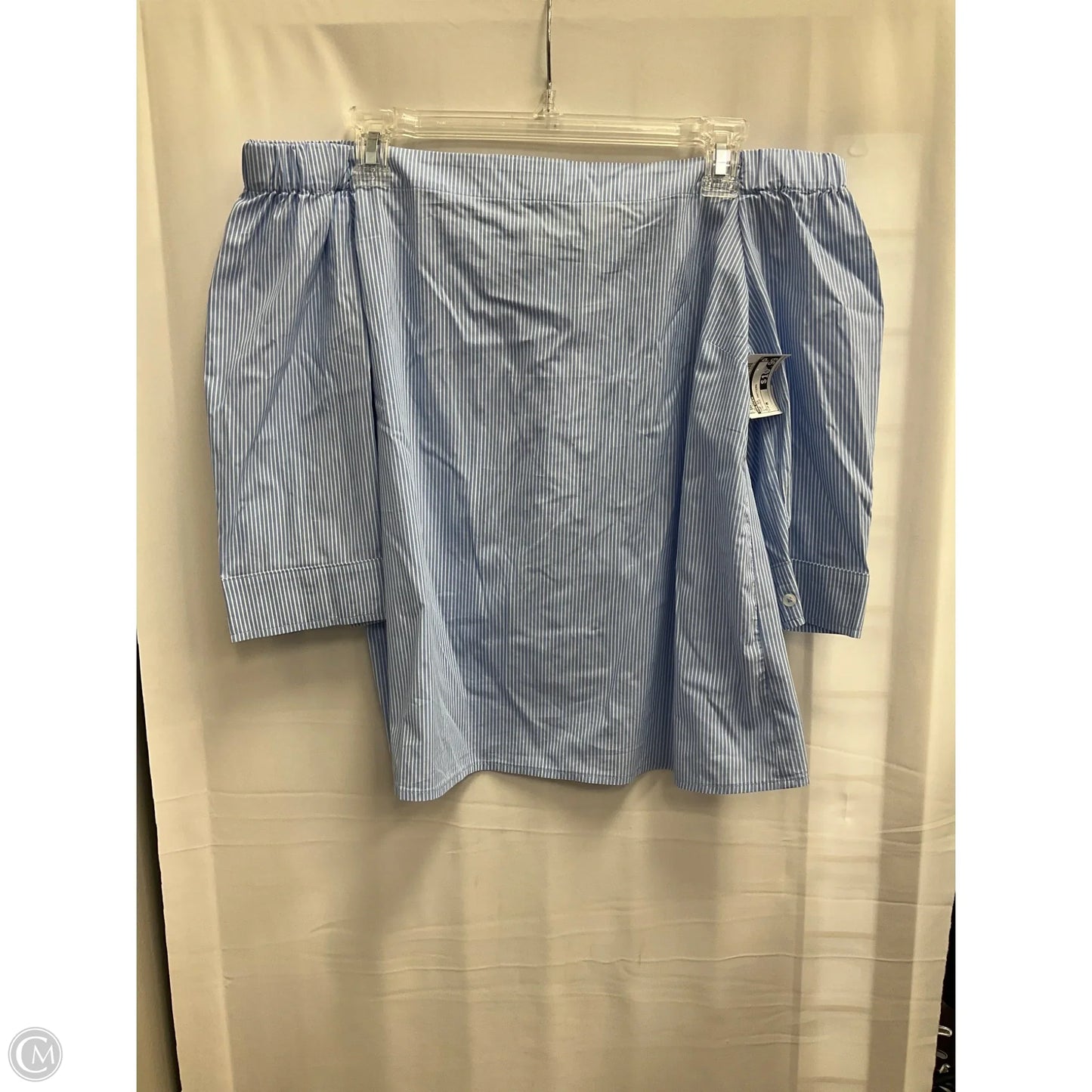 Top Short Sleeve By Halogen In Striped Pattern, Size: M