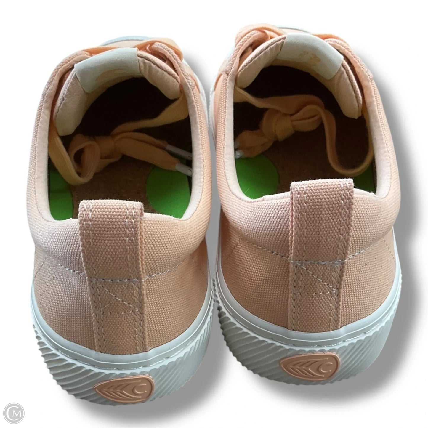 Shoes Sneakers By Cariuma In Peach, Size: 10.5