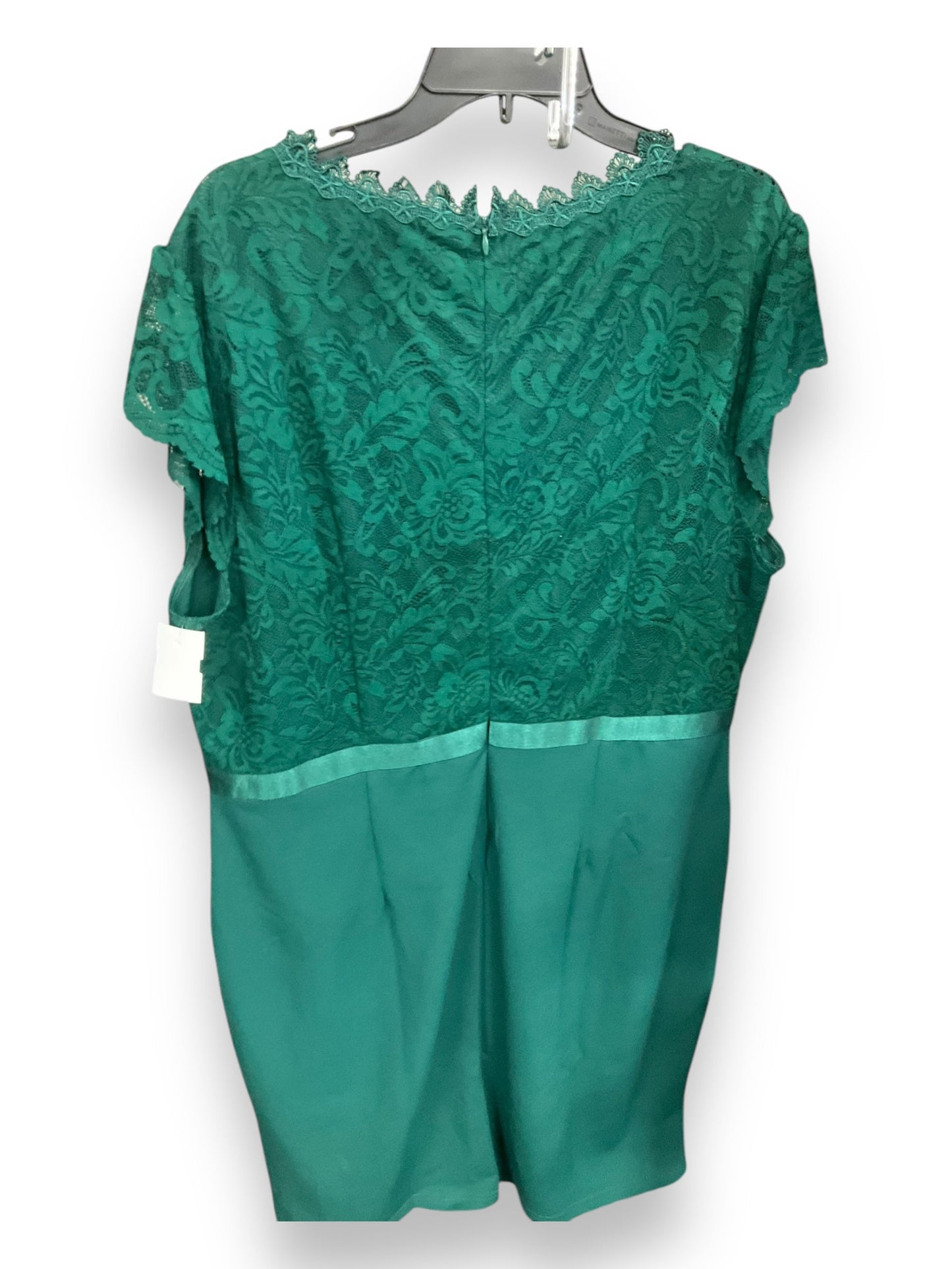 Dress Party Midi By Clothes Mentor In Green, Size: 4x