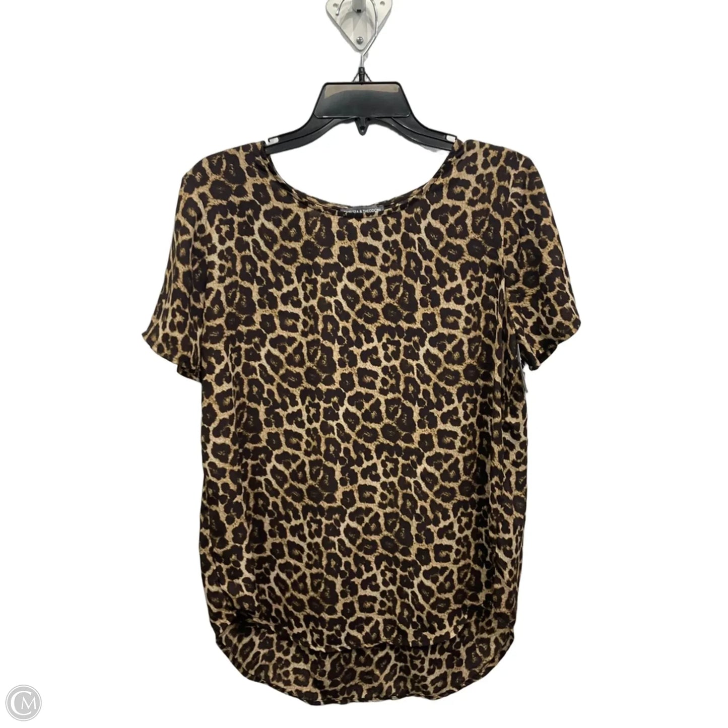 Top Short Sleeve By Chelsea And Theodore In Animal Print, Size: M