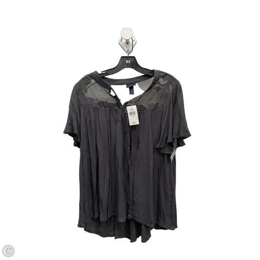 Top Short Sleeve By Daytrip In Grey, Size: Xl