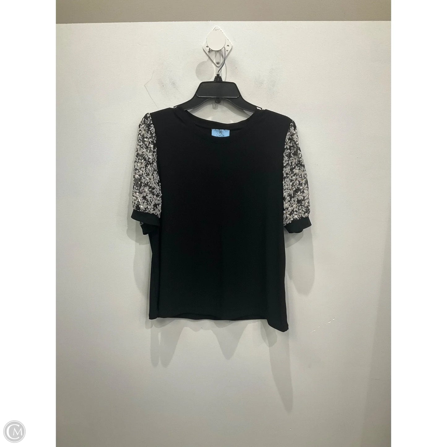 Top Short Sleeve By Cece In Black & White, Size: L