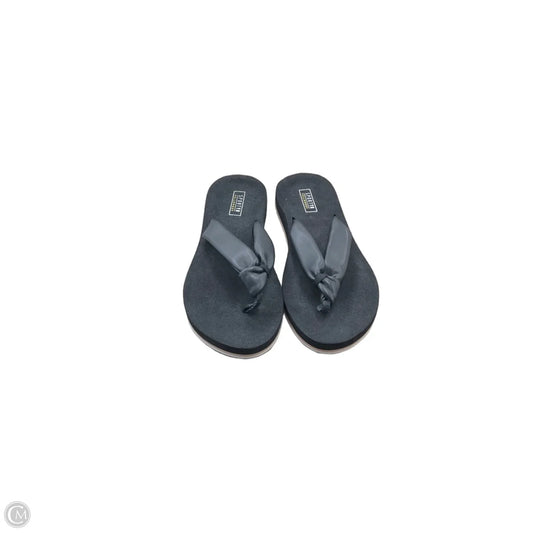 Sandals Flip Flops By Clothes Mentor In Black, Size: 7.5