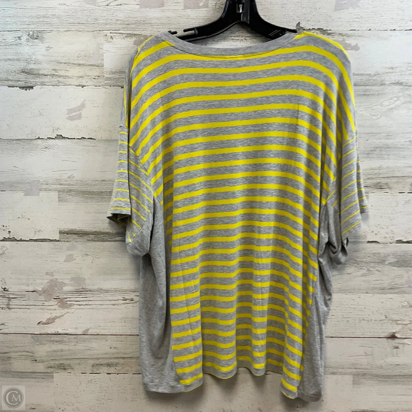 Top Short Sleeve Basic By Cabi In Grey & Yellow, Size: S