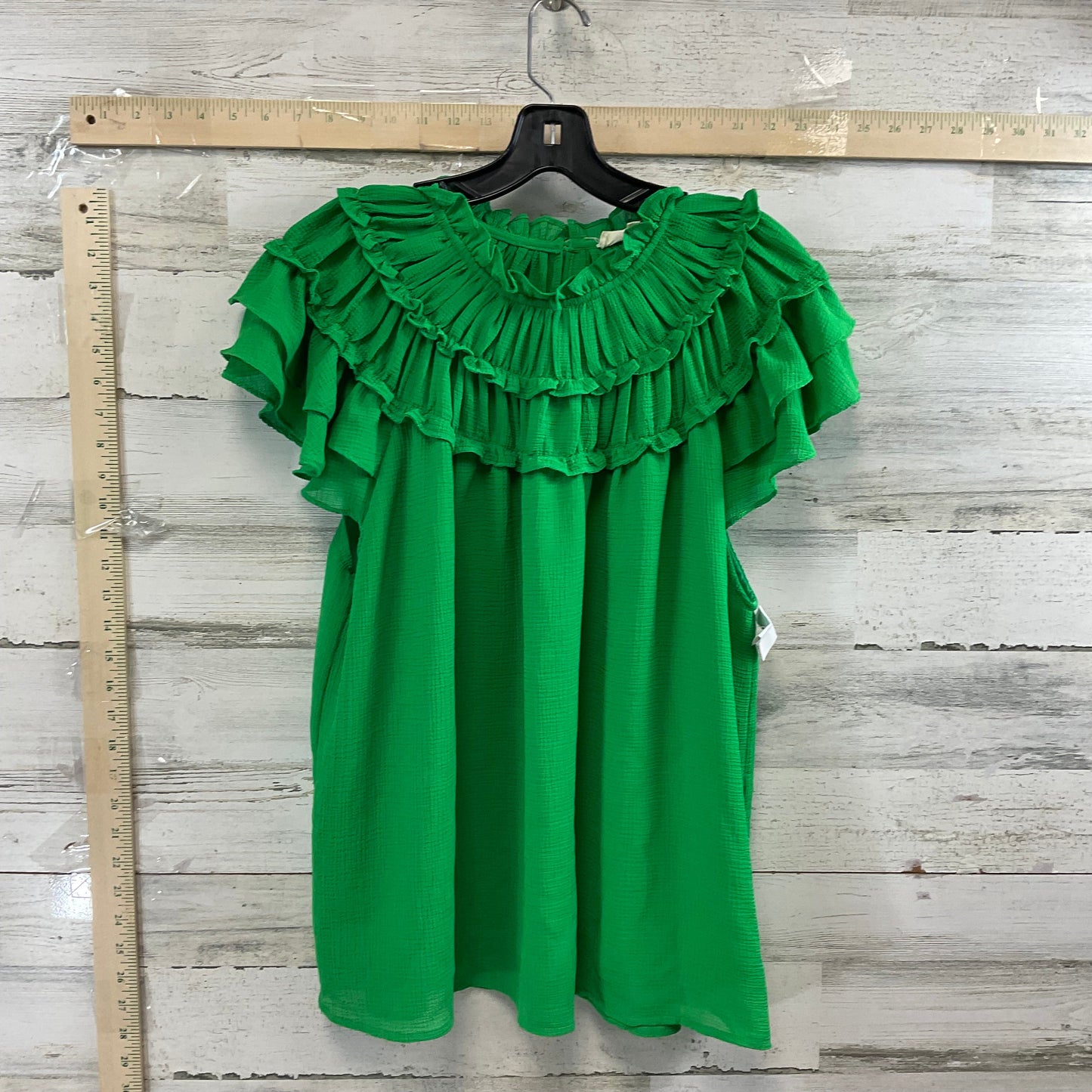 Green Top Short Sleeve Entro, Size L