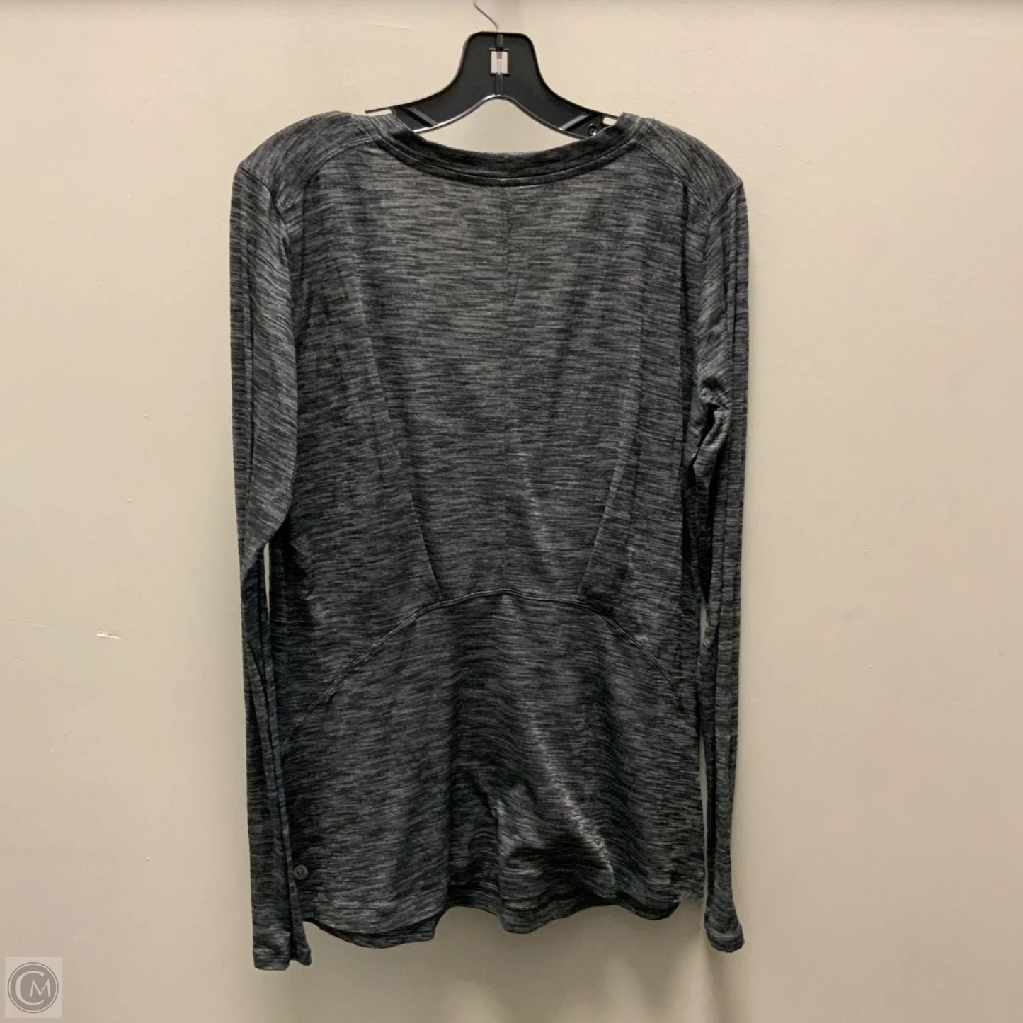 Athletic Top Long Sleeve Crewneck By Lululemon In Grey, Size: L