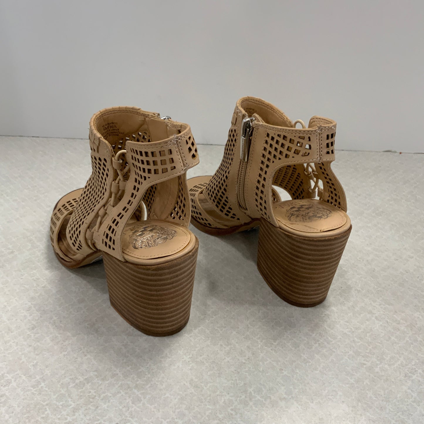 Tan Sandals Heels Block Vince Camuto, Size 6