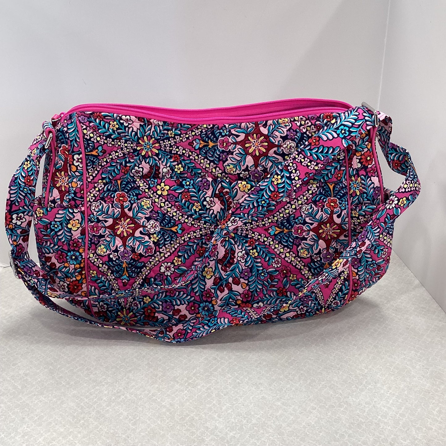 Handbag By Vera Bradley, Size: Large