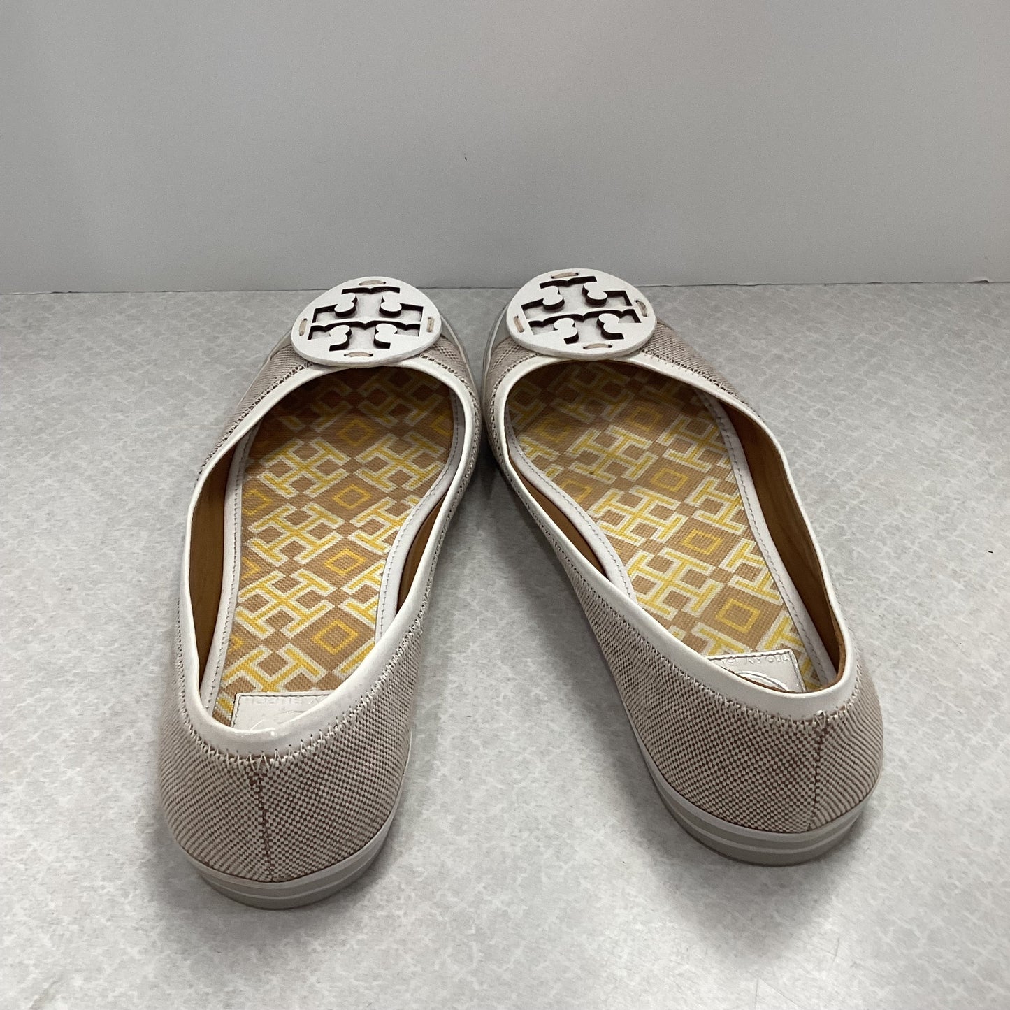 Shoes Flats By Tory Burch In Cream, Size: 9