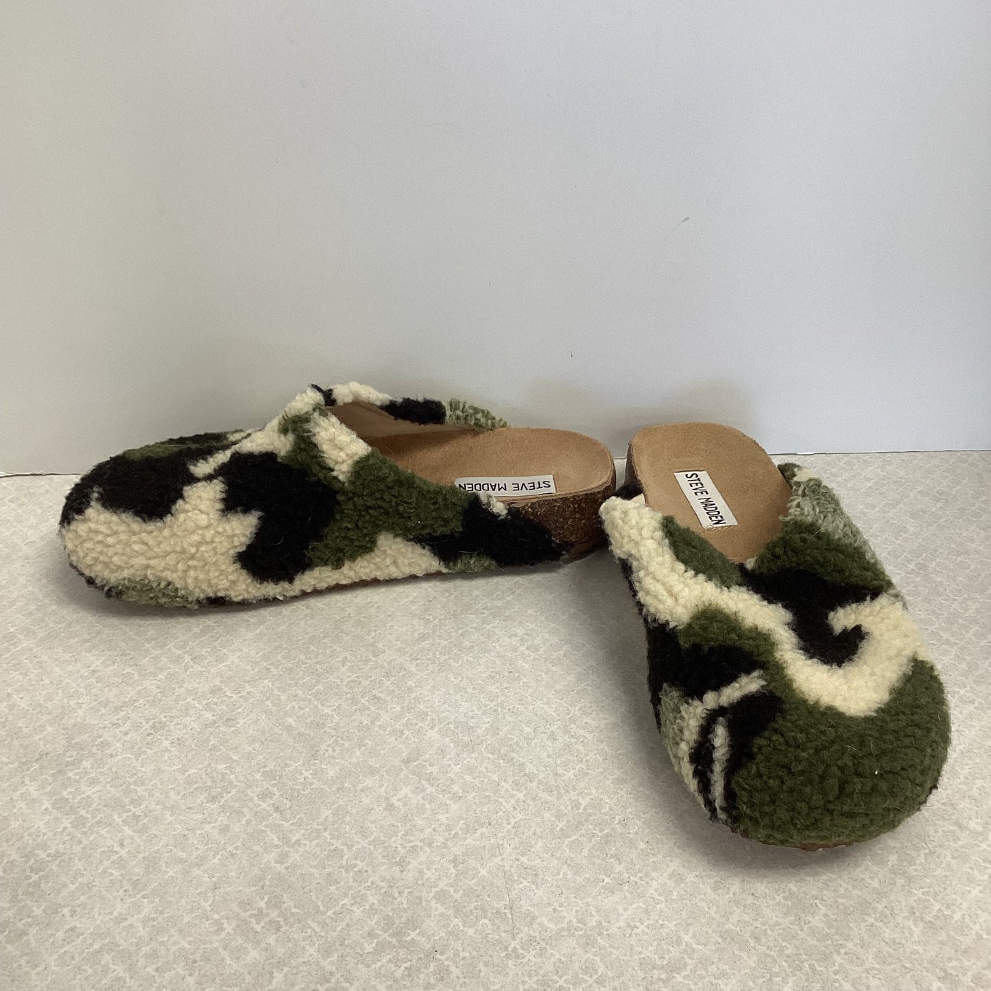 Shoes Flats By Steve Madden In Camouflage Print, Size: 8