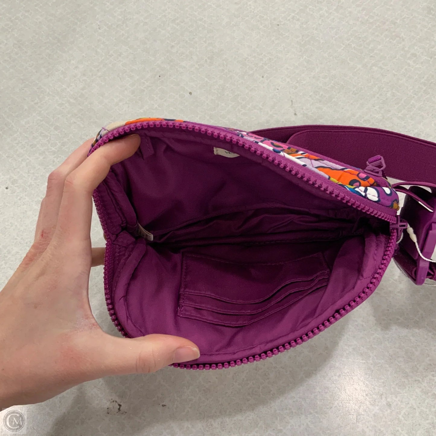 Belt Bag By Vera Bradley, Size: Small