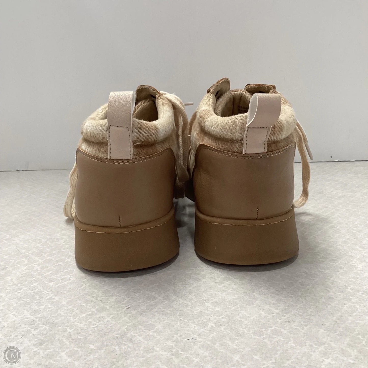 Shoes Sneakers By Oasis Society In Brown, Size: 9
