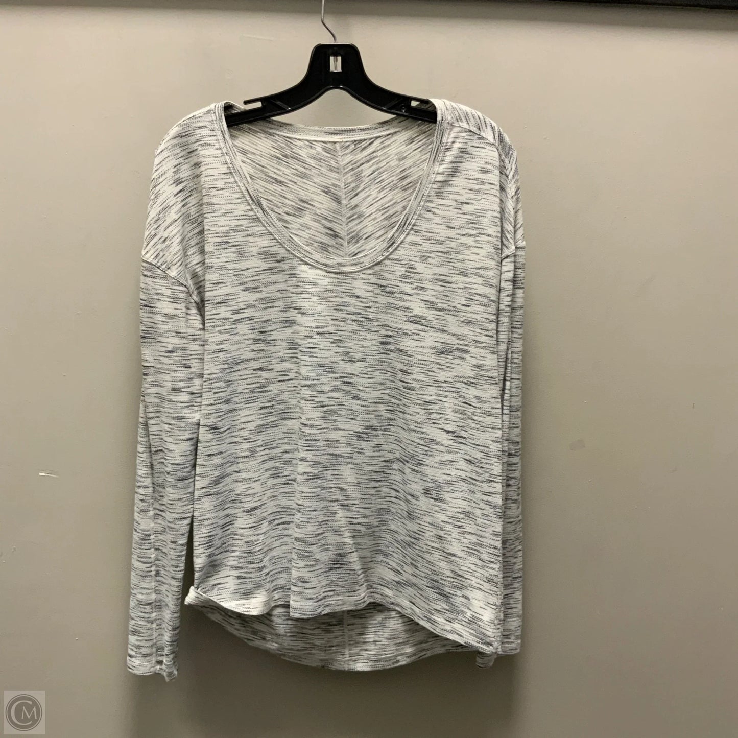 Athletic Top Long Sleeve Crewneck By Lululemon In Black, Size: L
