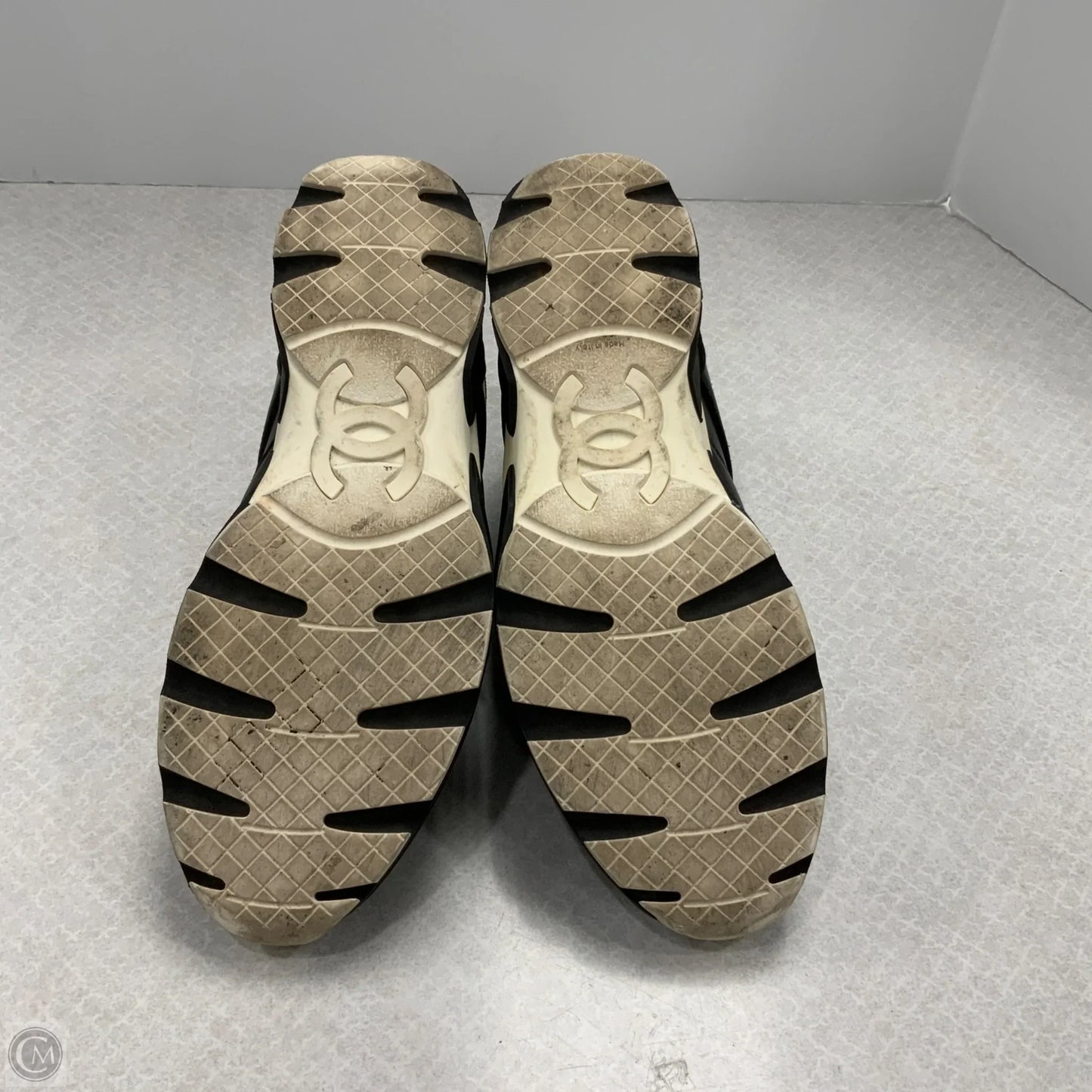 Shoes Luxury Designer By Chanel In Black, Size: 10