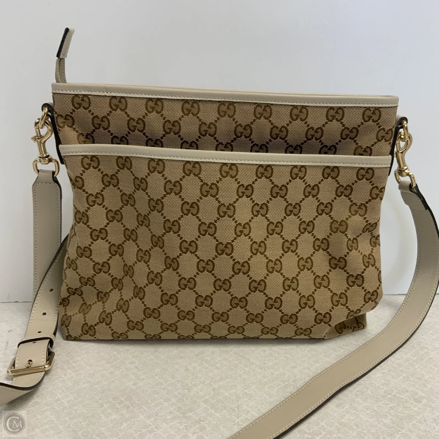Crossbody Luxury Designer By Gucci, Size: Medium