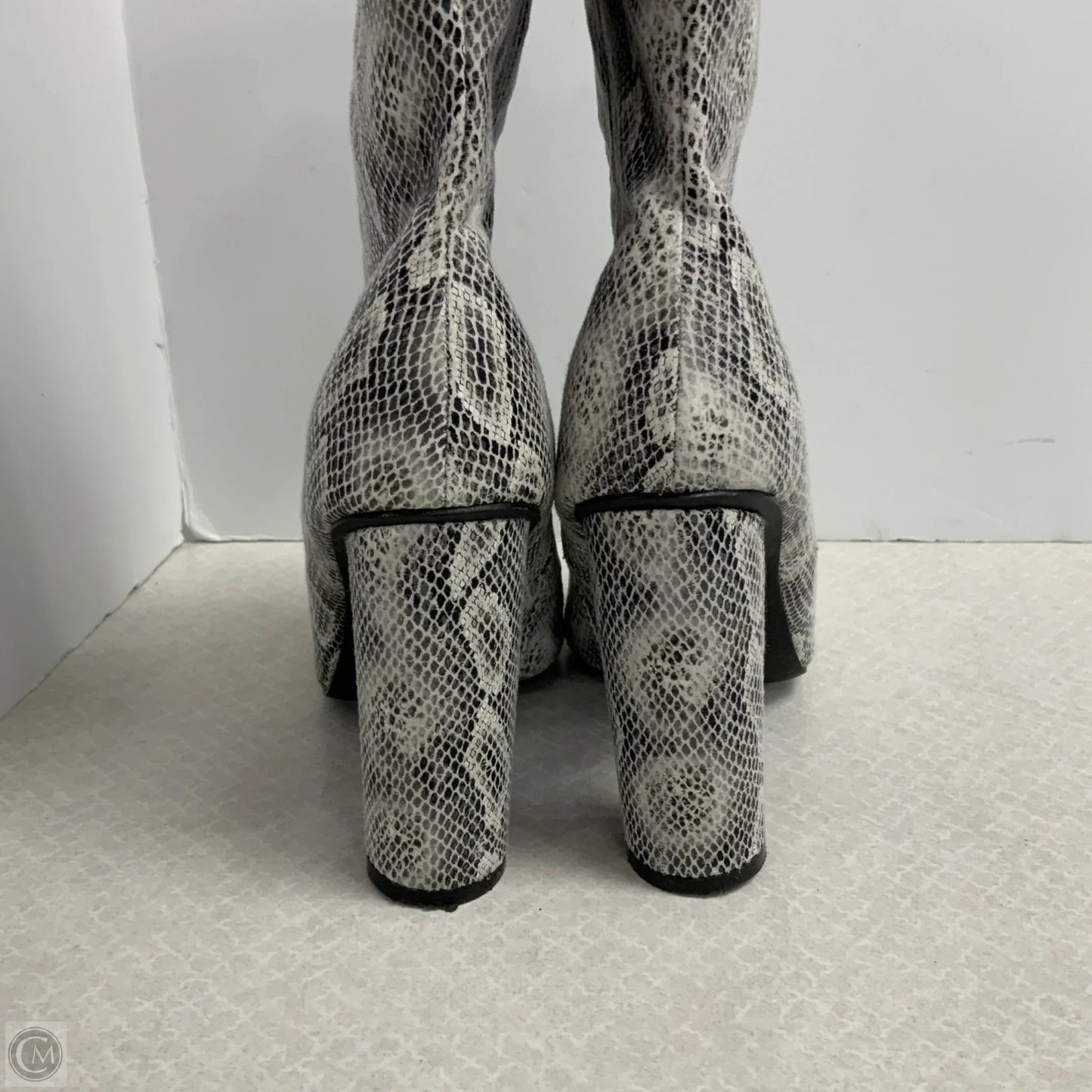 Boots Ankle Heels By Fashion Nova In Snakeskin Print, Size: 11