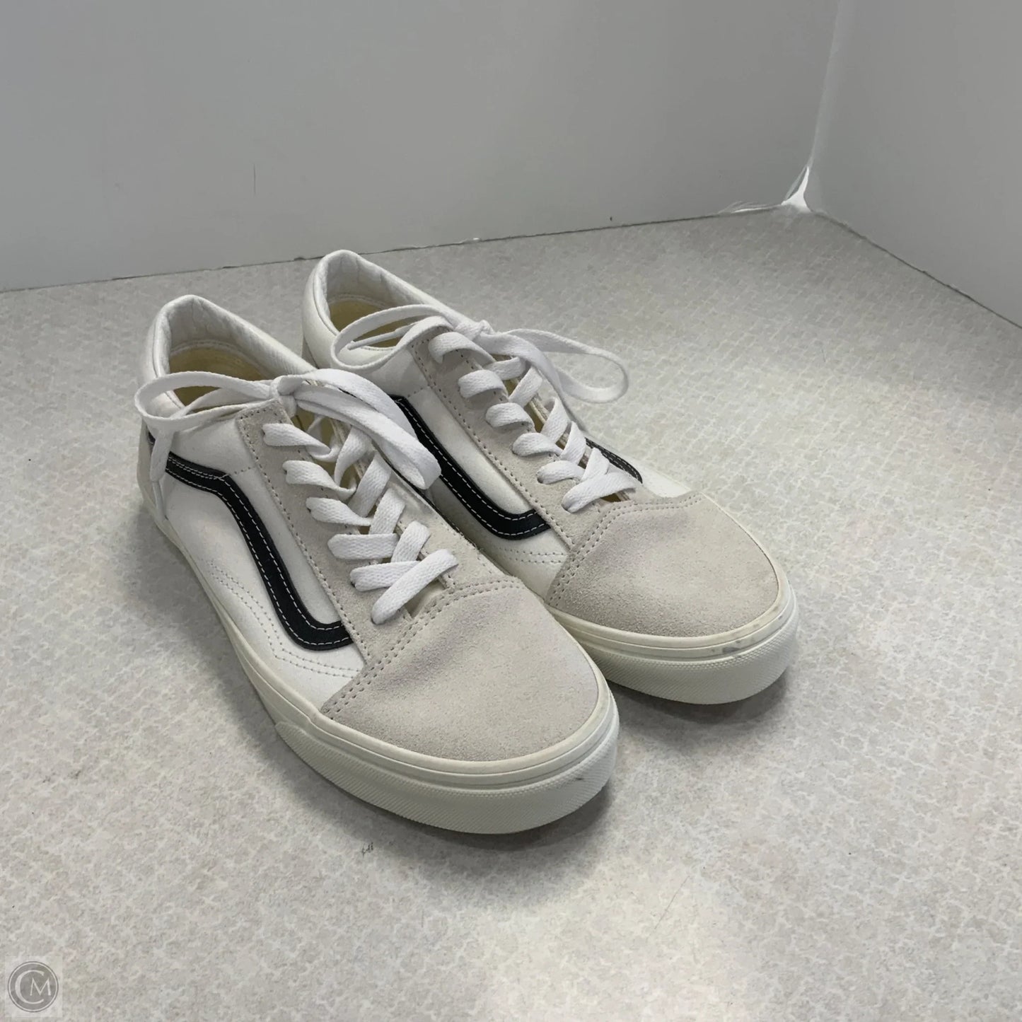 Shoes Sneakers By Vans In White, Size: 7