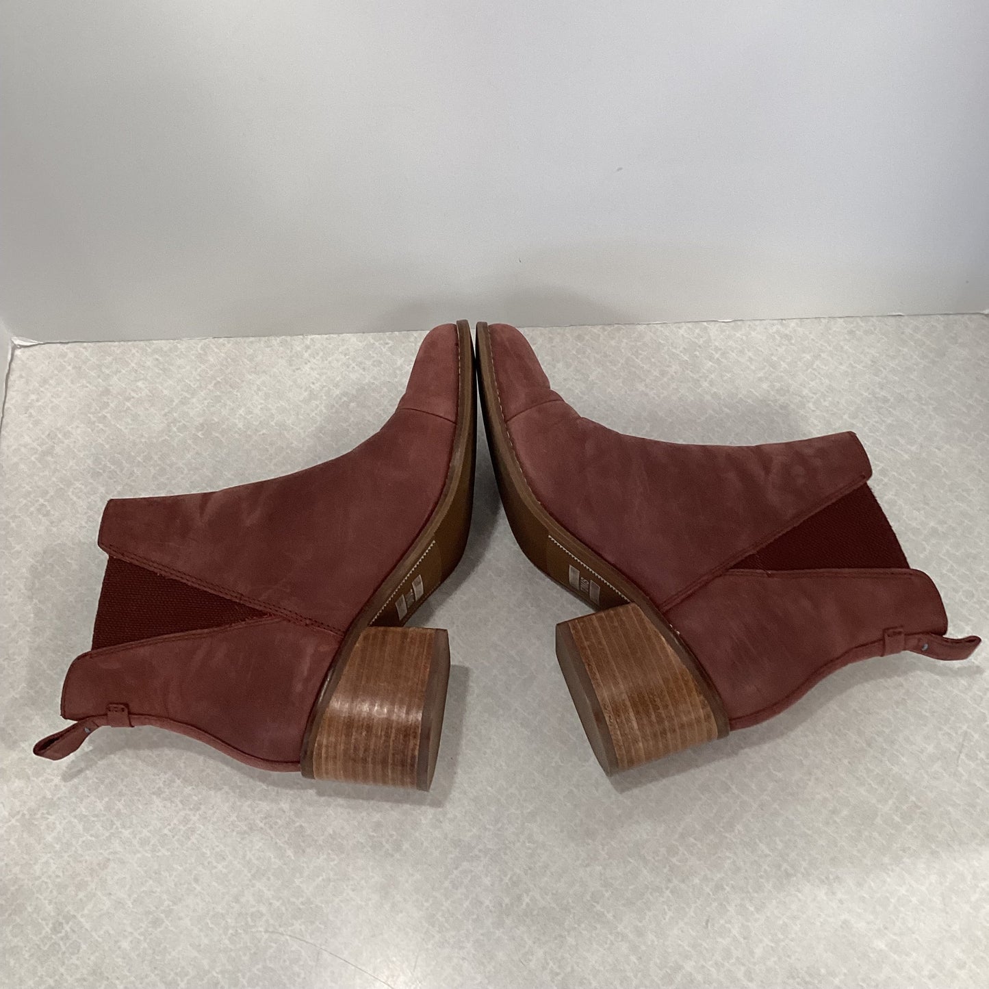 Boots Ankle Heels By Toms In Maroon, Size: 8