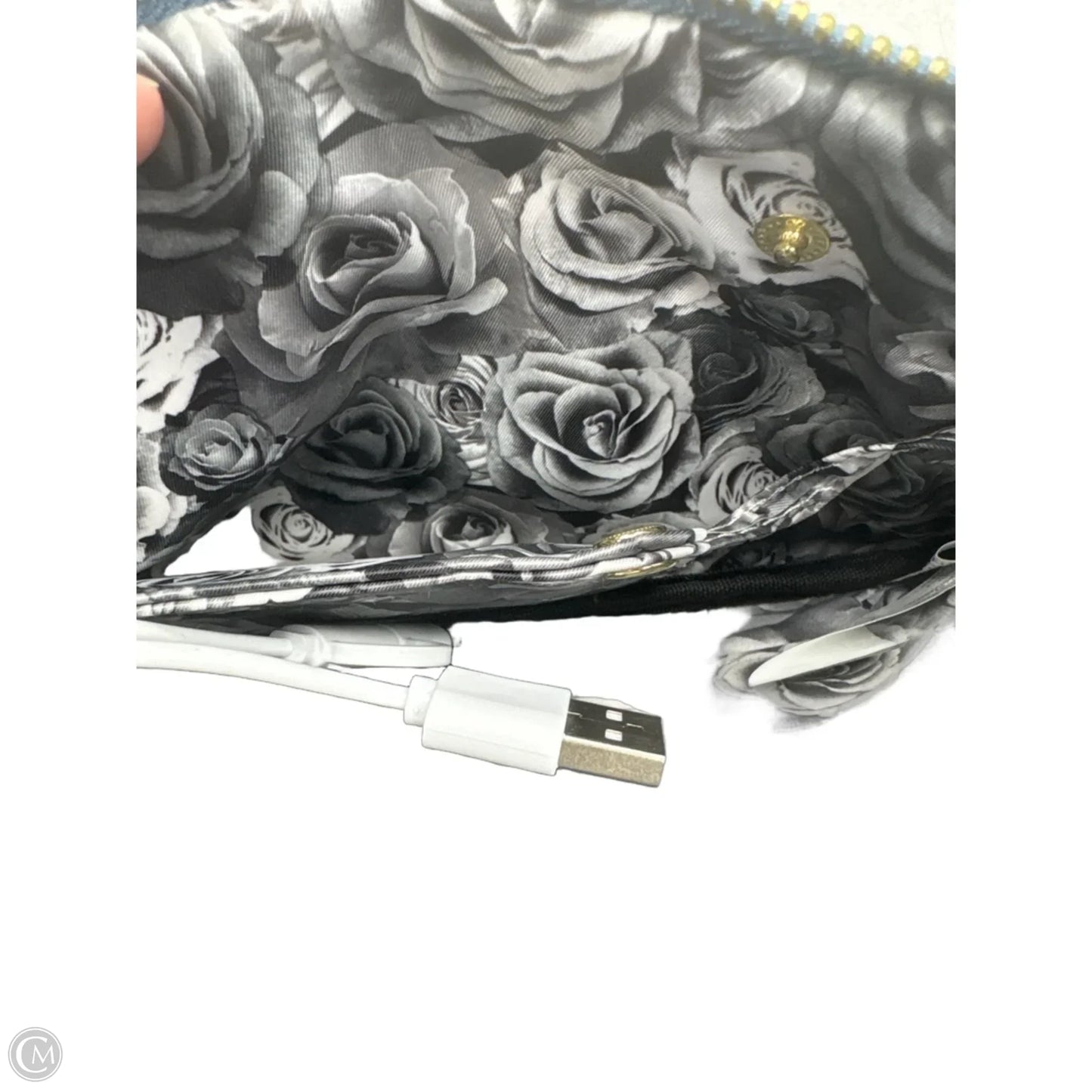 Wristlet By Adrienne Vittadini, Size: Medium