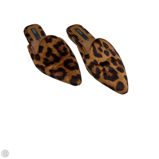 Shoes Flats By Clothes Mentor In Leopard Print, Size: 9.5