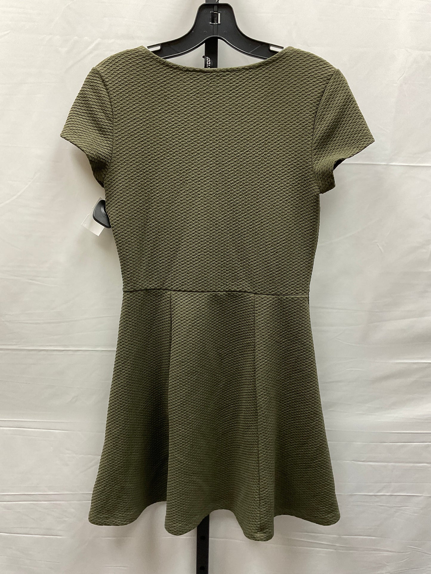 Green Dress Casual Short Divided, Size M