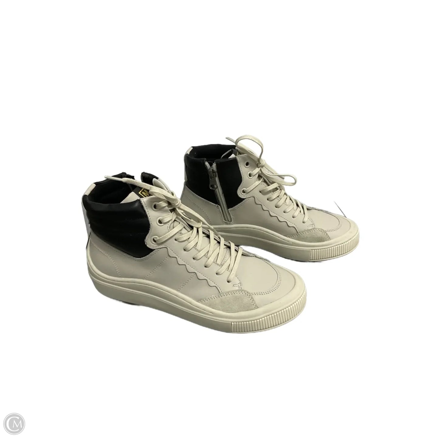 Shoes Sneakers By Clothes Mentor In Ivory, Size: 7