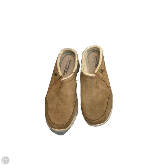 Shoes Flats By Skechers In Brown, Size: 10