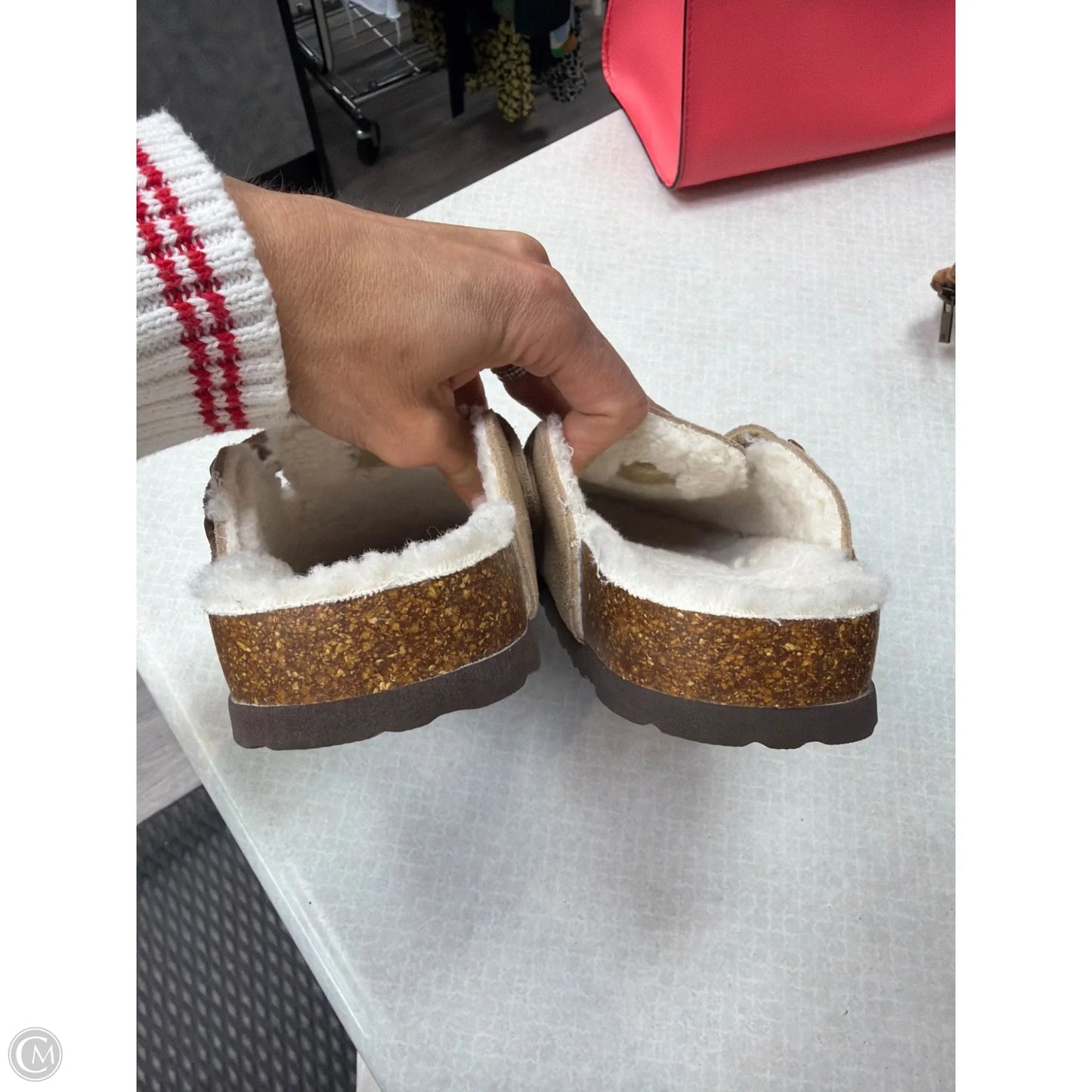 Shoes Flats By Clothes Mentor In Tan, Size: 9