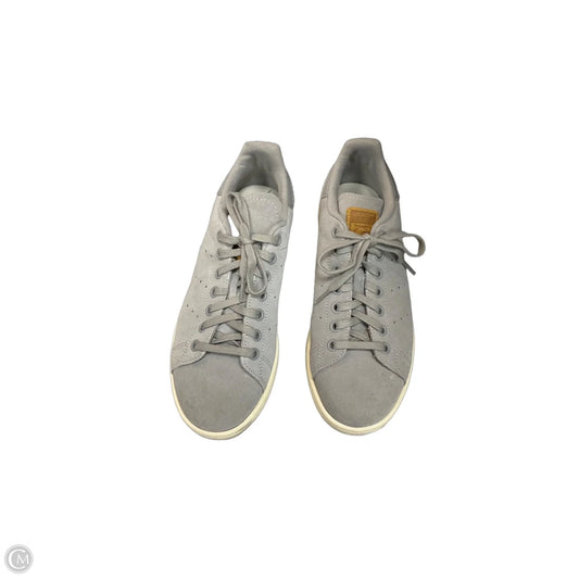 Shoes Sneakers By Adidas In Grey, Size: 5.5