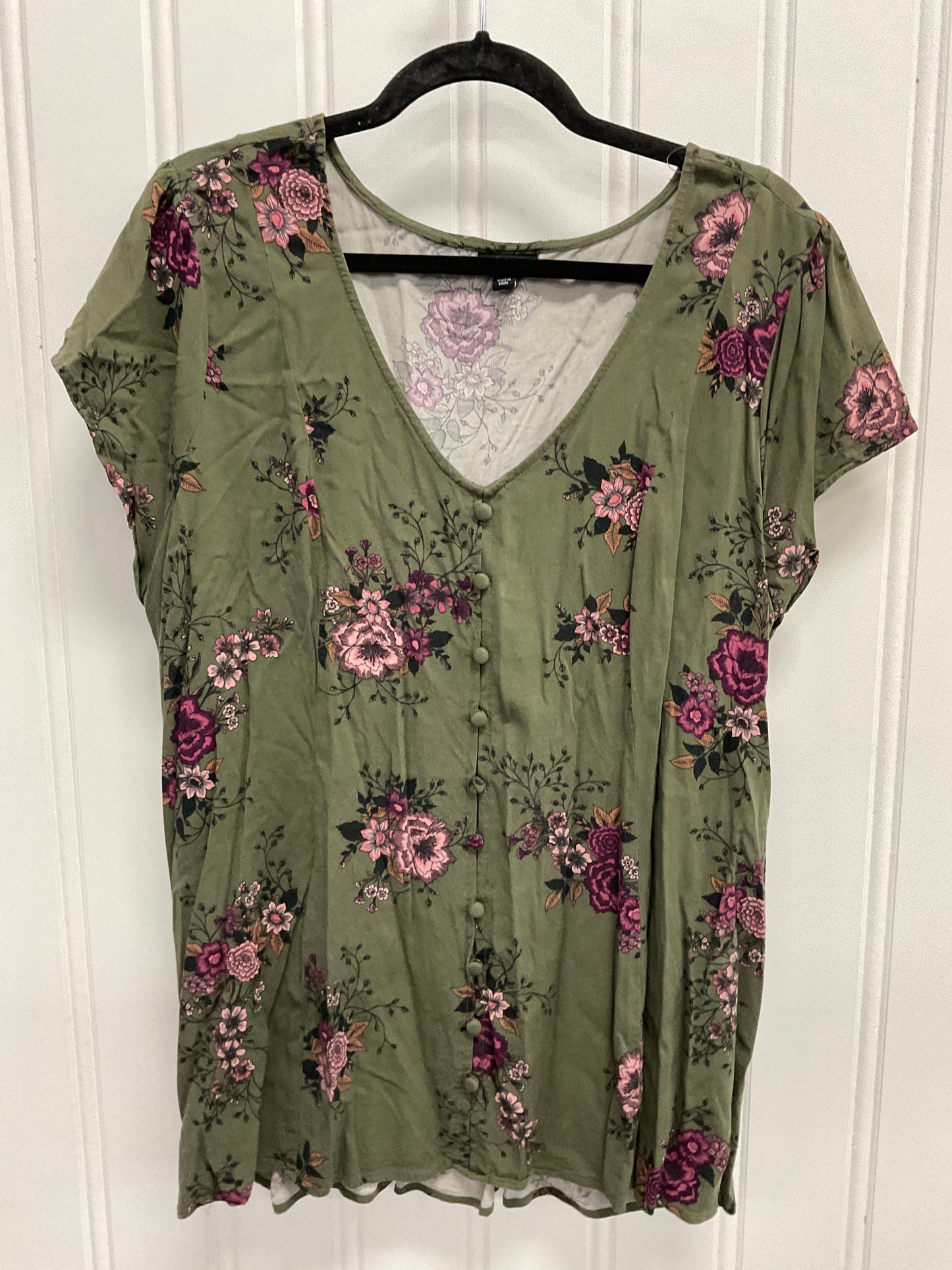 Top Short Sleeve By Torrid In Green, Size: 3x