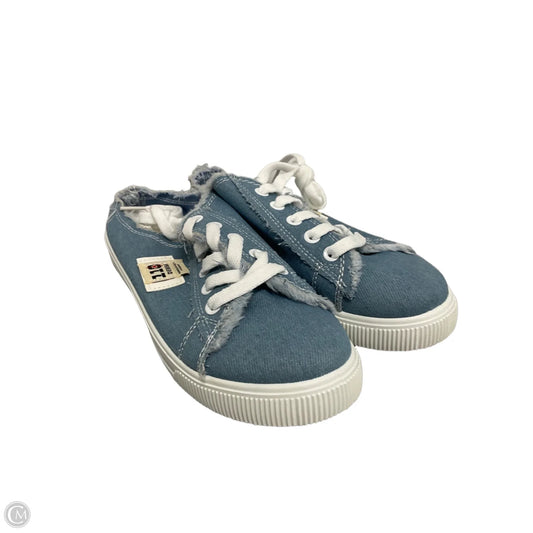 Shoes Sneakers By Cmc In Blue & White, Size: 7.5